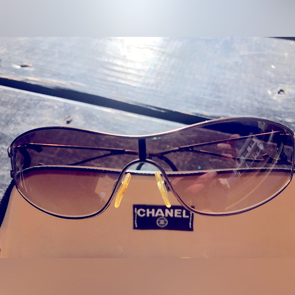 Authentic Chanel 4072-B  Crystal CC Sunglasses Gradient Brown Vintage with Case.